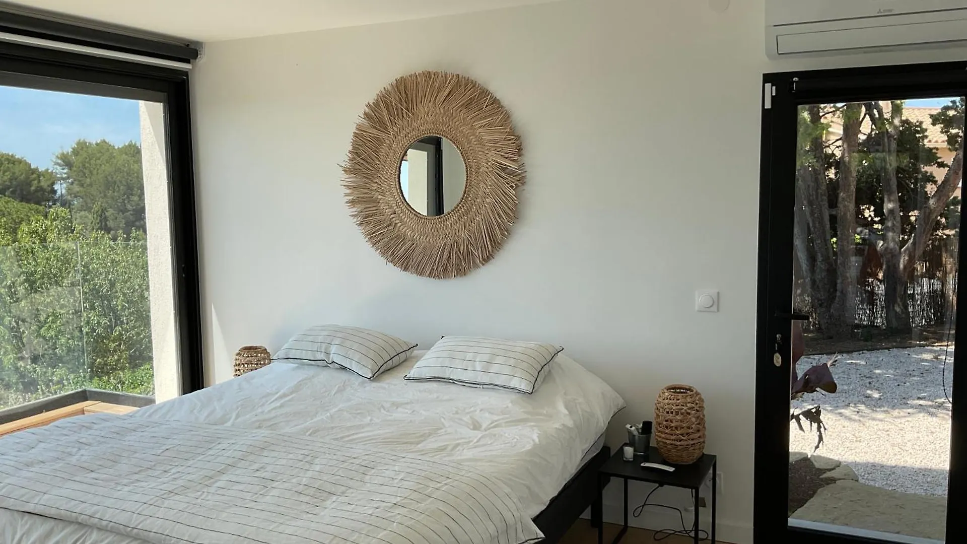 Suite Autonome Acces Piscine Ollioules France